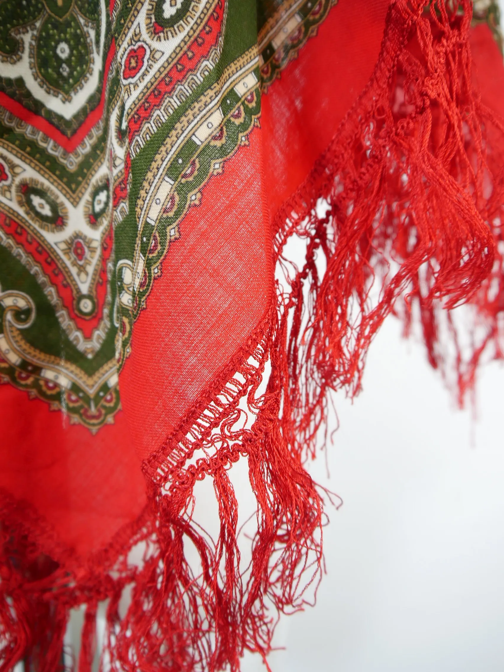 Anziehendes Fransentuch bunt Wolle Schultertuch mit Ornamentmuster