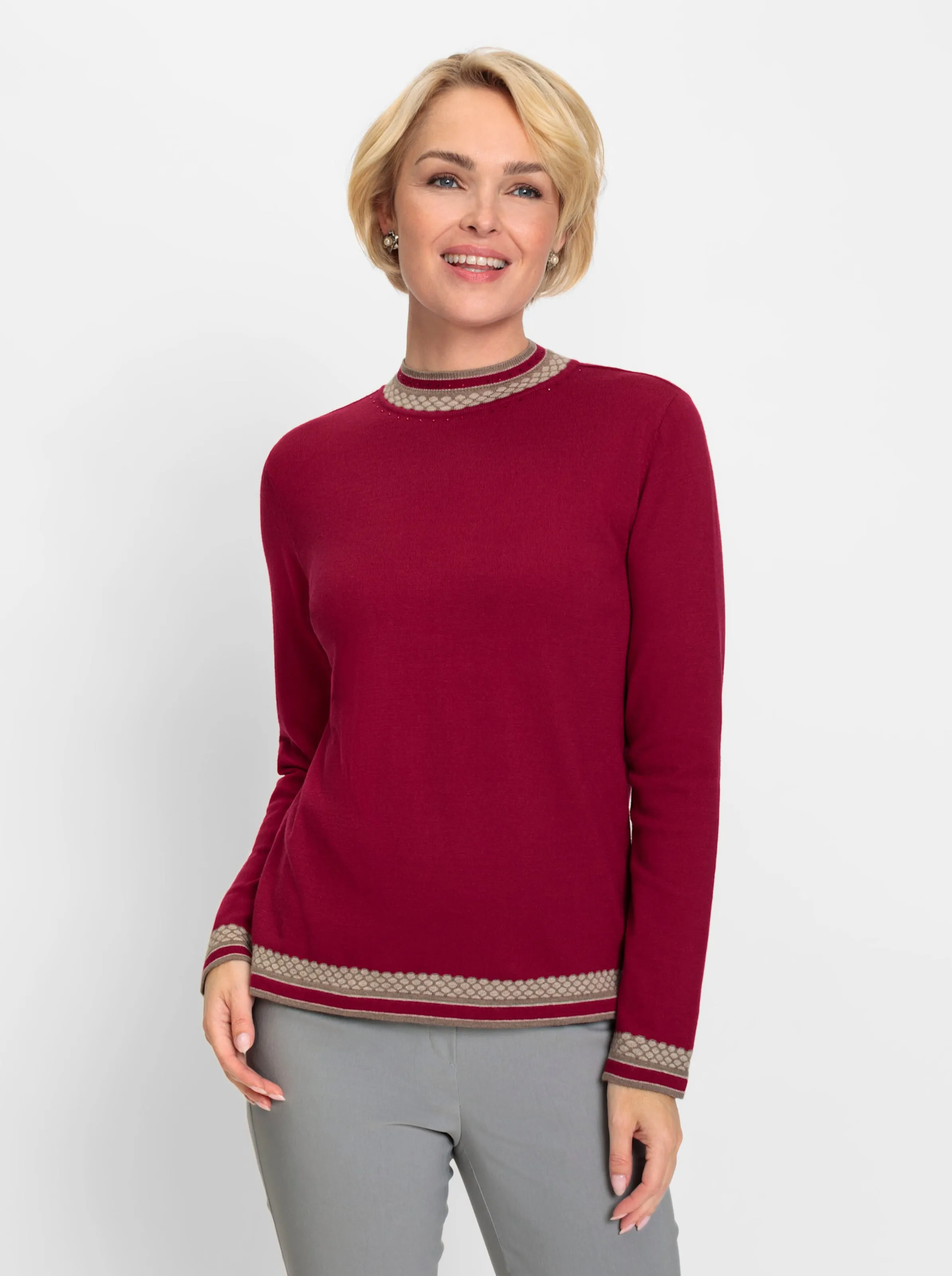Pullover in kirsche