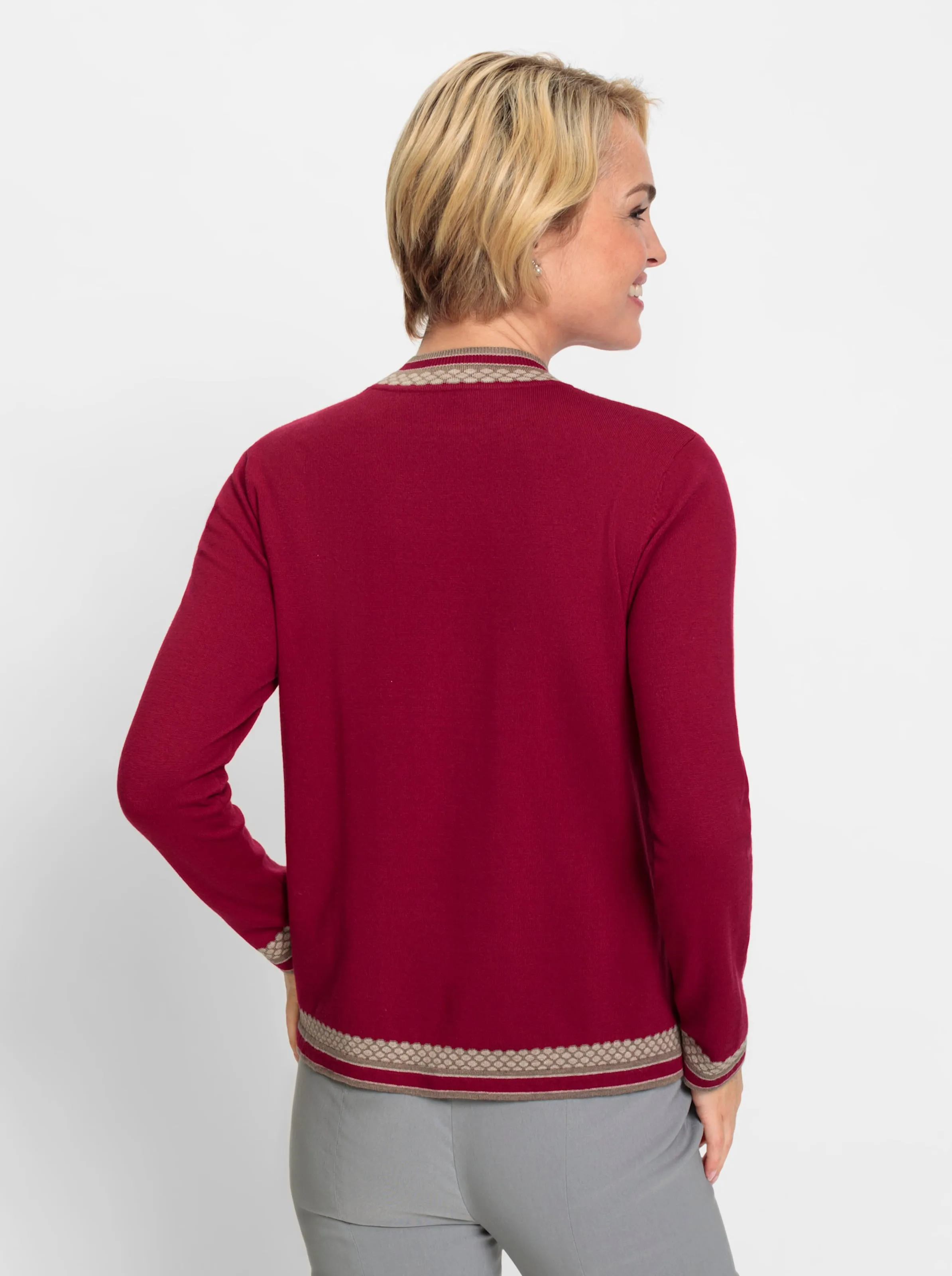 Pullover in kirsche